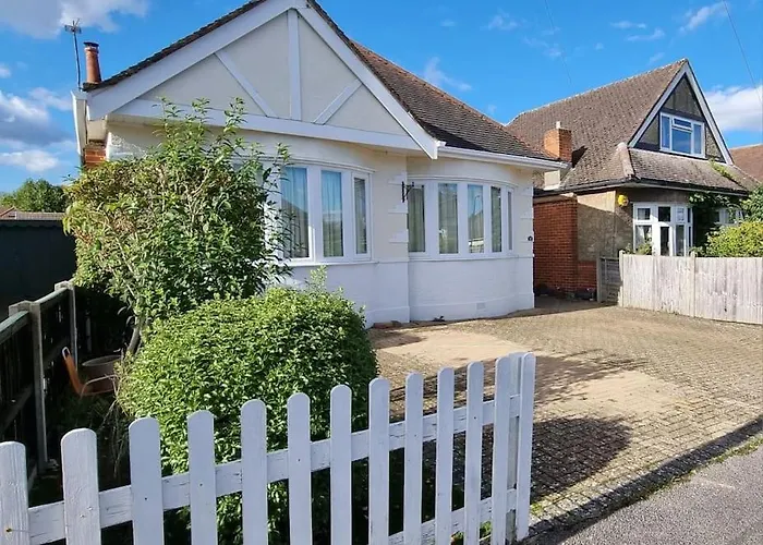 Cosy Bournemouth Bungalow